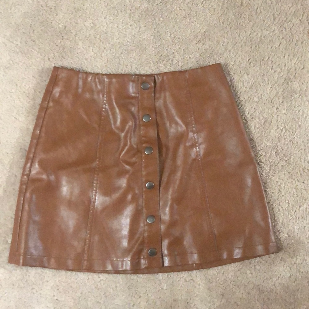 leather skirt